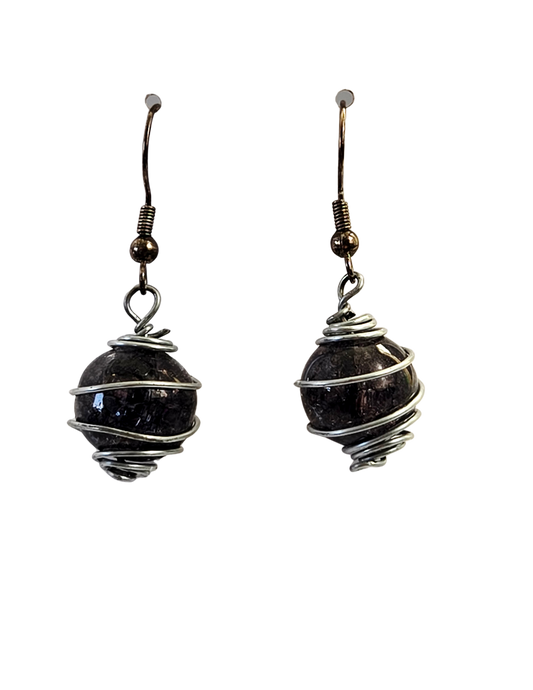 Pendientes colgantes de cristal negro craquelado con engarce de alambre