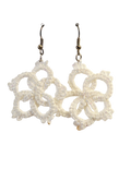 Pendientes de Botón de Flor de Encaje de Tatting Hecho a Mano