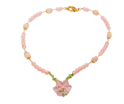 Collar de cuarzo rosa y aventurina con diseño floral – 40.64 cm, hecho a mano con tapas de cuentas doradas