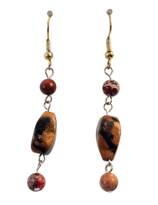Pendientes colgantes de oro, jaspe y cuentas negras – Gotas artesanales de piedras preciosas terrosas