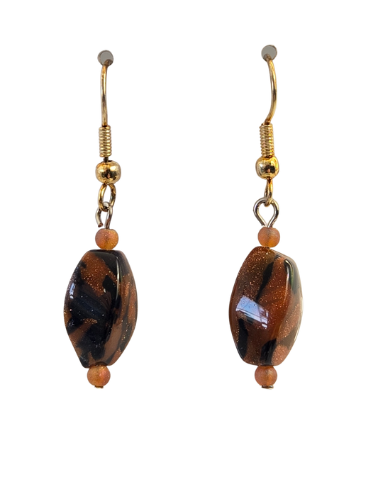 Pendientes colgantes de cuentas rectangulares de Goldstone y Black Swirl – Gotas terrosas hechas a mano