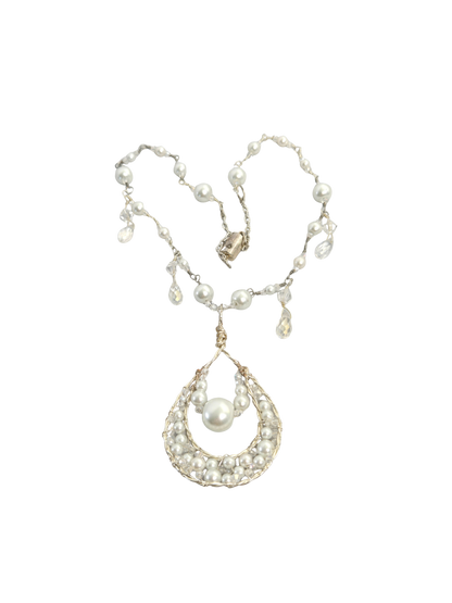 Collar de lágrima de cristal AB y perla blanca – Hecho a mano con alambre de 16"