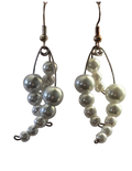 Pendientes colgantes de perlas de cristal blanco con alambre de memoria - Pendientes colgantes de plata elegantes hechos a mano