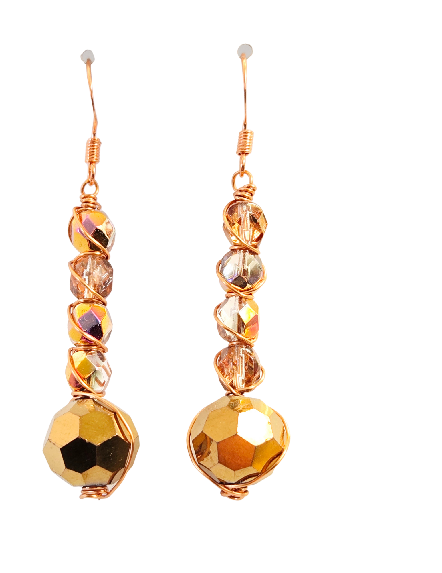 Pendientes colgantes de oro con alambre de cobre enrollado